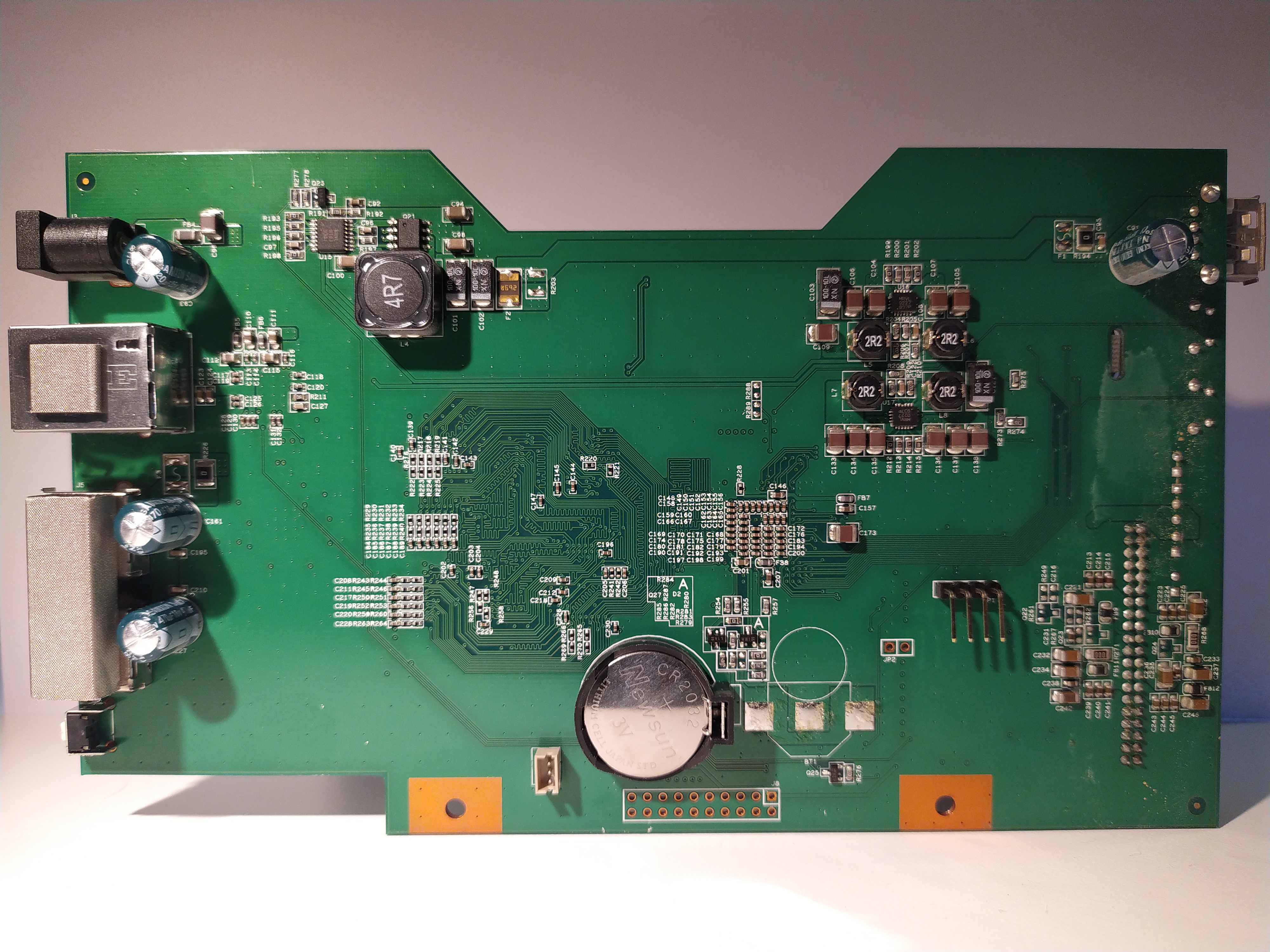 The ix2-200’s main board, placed upside down